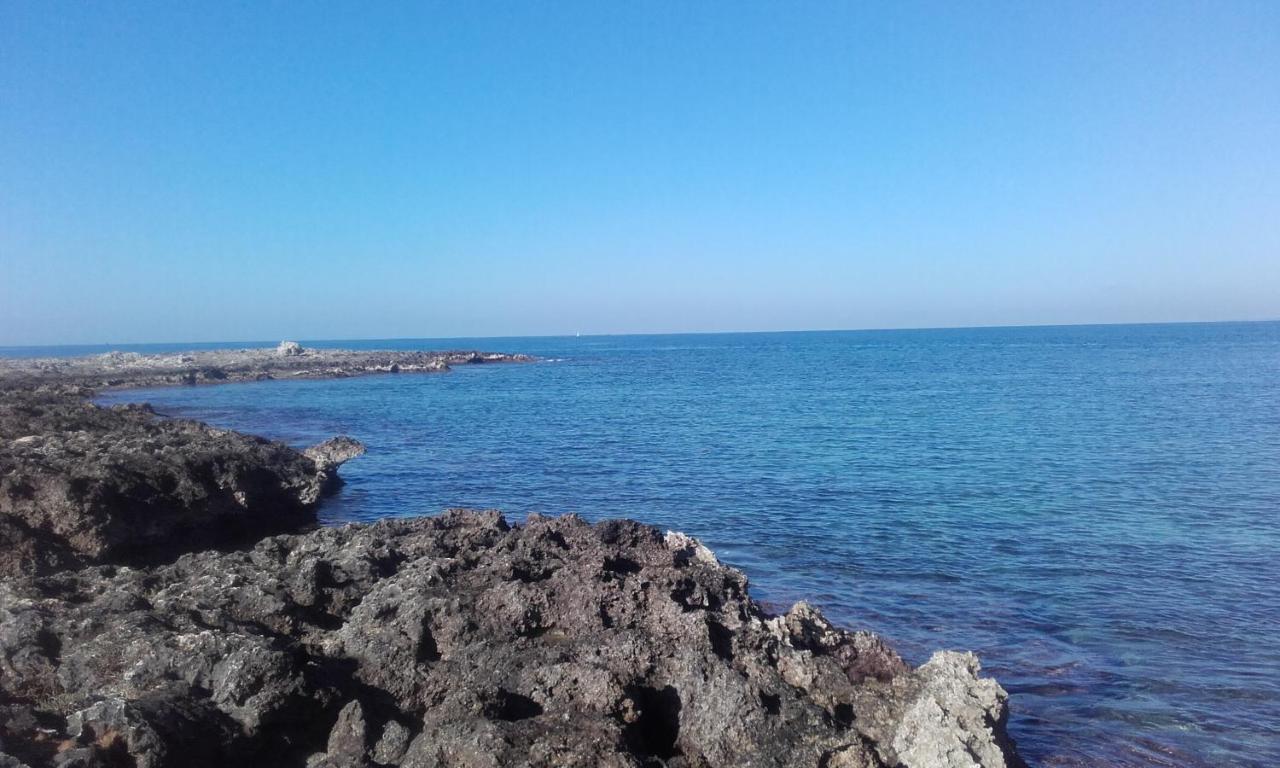 Casa A 30 M Dal Mare Villa Sant Isidoro  Exteriör bild